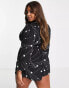 Фото #3 товара ASOS DESIGN Curve bubble crepe plunge neck playsuit with puff sleeve in mixed star print