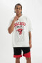 DeFactoFit NBA Chicago Bulls Oversize Fit Kapüşonlu Kısa Kollu Tişört