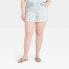 Фото #1 товара Universal Thread Women's Plus Size High-Rise Light Wash Jean Shorts Size 24W