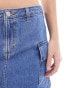 Фото #6 товара Levi's mini cargo denim skirt in mid blue