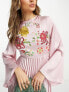 Фото #3 товара Вечернее платье ASOS DESIGN – Макси из плиссированного атласа в розовом цвете с вышивкой