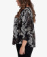 ფოტო #4 პროდუქტის Plus Size Classic Texture Leaf Top with Necklace