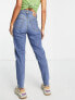 Фото #2 товара Levi's high waisted mom jean in mid wash
