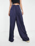 First Distraction The Label – Tall – Hose aus Satin in Marineblau mit weitem Bein und hohem Bund