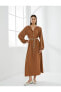 Фото #3 товара Платье женское Koton Удлиненное с V-образным вырезом и поясом