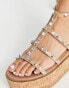 Фото #3 товара Steve Madden – Clovis – Sandalen in Kroko-Bronze mit flacher Plateausohle und Nietenbesatz