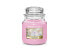 Фото #1 товара Aromatic candle Classic medium Snowflake Kisses 411 g