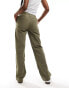 Bershka low rise tie waist wide leg utility trousers in washed khaki grün, XS - EU 34 - фото #2