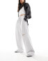 Фото #2 товара ASOS DESIGN straight leg jogger with ripped knee in ice marl