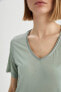 Kadın V Yaka Gümüş Şerit Detaylı Relax Fit Kısa Kollu T-Shirt
