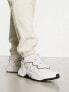 Adidas Originals Ozweego trainers in white and grey Grau/Kristall, US 6 - фото #5