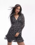 Фото #1 товара Topshop long sleeve godet mini tea dress in mono spot