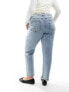 Фото #10 товара ASOS DESIGN Curve slim mom jeans in mid blue