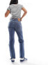 Фото #4 товара Levi's Middy straight mid-rise jeans in mid blue wash