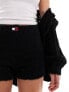 Фото #7 товара Tommy Jeans badge knit shorts in black