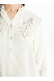 Фото #4 товара LCW Grace Kaçık Yaka Nakışlı Keten Karışımlı Kadın Bluz