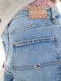 Фото #7 товара Tommy Jeans skater jeans in light wash