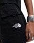 Фото #4 товара The North Face logo pocket shorts in black