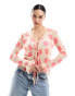 Фото #1 товара Pieces mesh tie front blouse with red floral print in cream