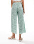 ASOS DESIGN plisse wide trouser culottes in green ditsy Grün mit Blümchenmuster, 42 - фото #2