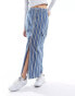 Фото #1 товара Pieces denim maxi skirt with cargo pockets in blue stripe