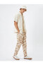 Фото #1 товара Брюки мужские Koton Карго с поясом на завязке и карманами в камуфляжном принте