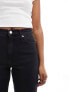 Женские джинсы Calvin Klein Jeans Mom-Jeans in Schwarz W24 - фото #5