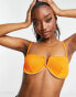 Фото #4 товара Missguided – Geripptes Bikini-Oberteil mit Bügel und V-Detail vorne in Orange