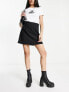 Фото #1 товара Urban Revivo mini skirt in black