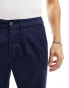 ASOS DESIGN – Chinos in Zigarettenform mit Falten in Marine