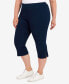 ფოტო #3 პროდუქტის Plus Size Essentials Solid Pull-On Capri Pants with Detailed Split Hem