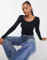 Pieces ribbed popper detail top in black