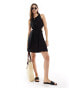 Фото #1 товара Pretty Lavish linen cut-out mini dress in black