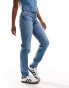 Фото #4 товара Calvin Klein Jeans mom jeans in mid wash