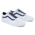 Club White / Navy