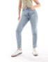 ASOS DESIGN Hourglass slim fit comfort mom jeans in mid blue Голубой, W30 L30 - фото #9