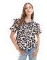 Фото #2 товара ASOS DESIGN collar detail short sleeve shirt in animal print