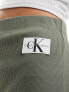 Calvin Klein Jeans woven label straight leg pants in olive Staubolivgrün, L - фото #3