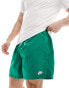 Nike Club woven shorts in green Mittelgrün, XL - W38-43 - фото #1