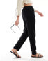 Фото #2 товара Vero Moda Tall linen blend tapered trousers in black