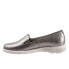 Trotters Universal T2110-033 Womens Silver Wide Leather Loafer Flats Shoes