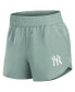 Women's Green New York Yankees Studio Woven Vibe Shorts Зеленый, XS - фото #3