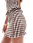 ASOS DESIGN shirred mini skirt co ord in brown gingham Braun mit Vichy-Karos, XS - EU 32-34 - фото #3