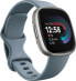 Фото #2 товара Fitbit Versa 4 Silver/Blue