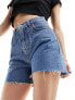 Tommy Jeans ultra high denim mom shorts in mid wash W28 - фото #3