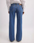 Фото #4 товара NA-KD low waist straight leg jeans in mid blue