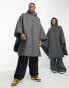 Фото #4 товара COLLUSION Unisex oversized branded quilted poncho in grey