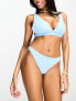 Peek & Beau – Exklusiv – Mix & Match – Bikinihose in Pastellblau mit hohem Beinausschnitt und Bogenkante