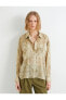 Фото #5 товара Рубашка женская Koton Oversize с абстрактным узором, длинным рукавом и классическим воротником.