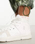 Фото #2 товара ON The Roger Clubhouse high top trainers in white